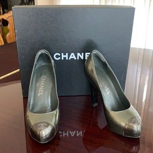 👠 Chanel Silver Pumps